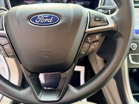 Used 2020 Ford Fusion SE image 22