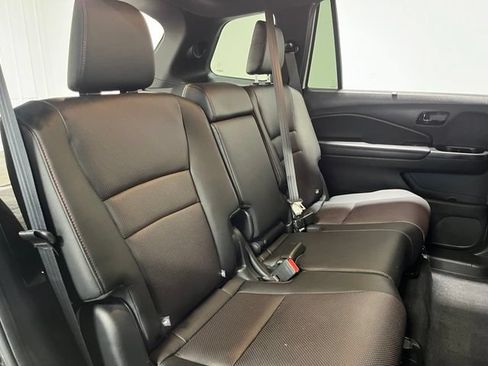 Used 2025 Honda Passport Black Edition image 14