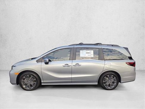 New 2026 Honda Odyssey Touring image 5