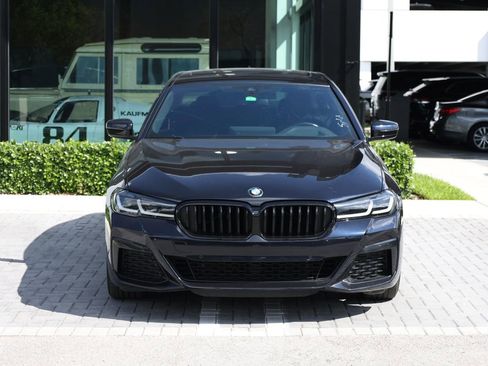 Used 2023 BMW 530i w/ M Sport Package image 3