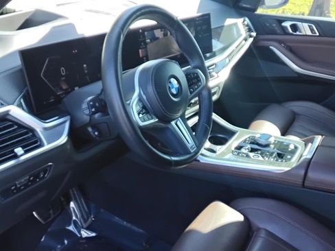 Used 2023 BMW X7 M60i w/ Executive Package image 17
