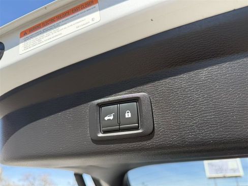 Used 2022 Mitsubishi Outlander SEL image 11