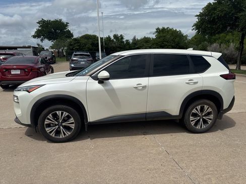 Used 2023 Nissan Rogue SV FWD image 1