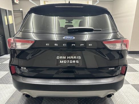 Used 2021 Ford Escape SE image 9
