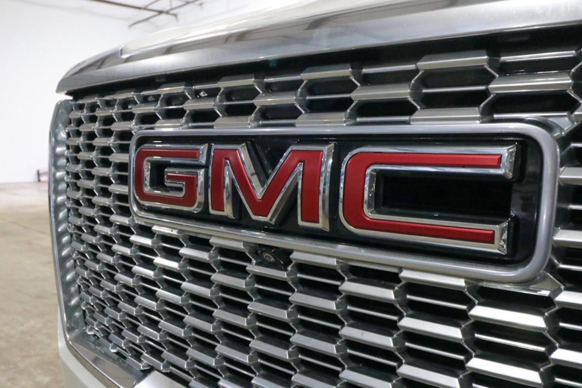 Used 2024 GMC Yukon XL Denali w/ Advanced Technology Package AWD/4WD image 43