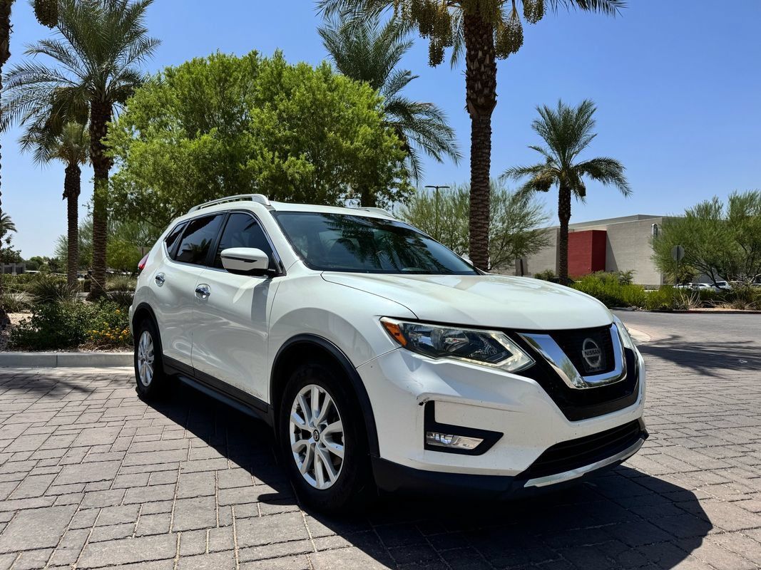Used 2017 Nissan Rogue SV w/ Sun & Sound Touring Package FWD image 1