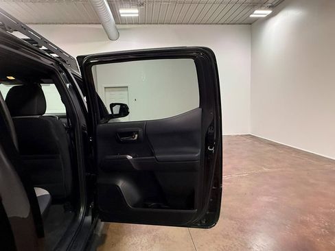 Used 2021 Toyota Tacoma TRD Off-Road w/ Technology Package image 65