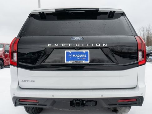 Used 2025 Ford Expedition Active image 6