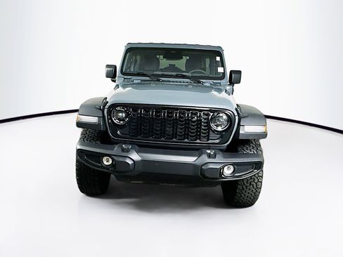 Used 2025 Jeep Wrangler Willys image 2