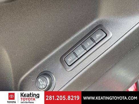 Used 2018 Chevrolet Equinox Premier FWD image 14