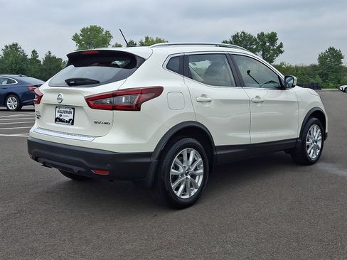 Used 2021 Nissan Rogue Sport SV AWD/4WD image 7