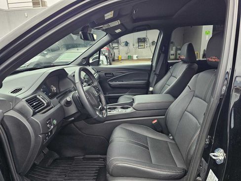 Used 2025 Honda Passport TrailSport image 19
