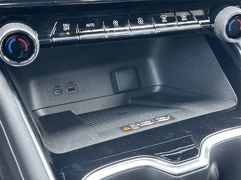 New 2025 Chevrolet Traverse LT w/ Sun and Wheel Package image 25