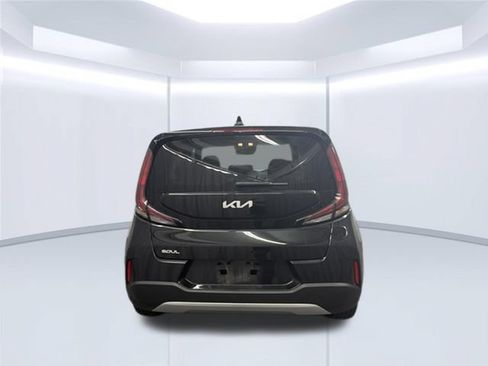 Used 2023 Kia Soul LX FWD image 5
