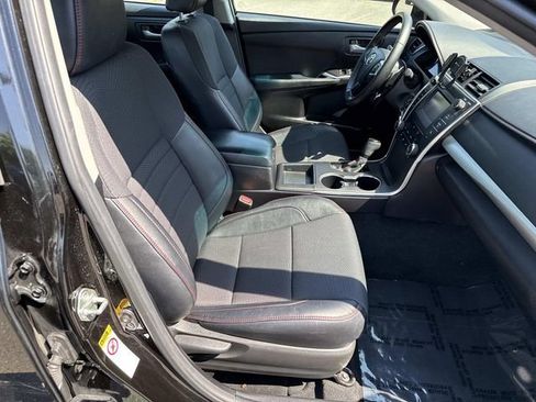 Used 2016 Toyota Camry SE FWD image 9