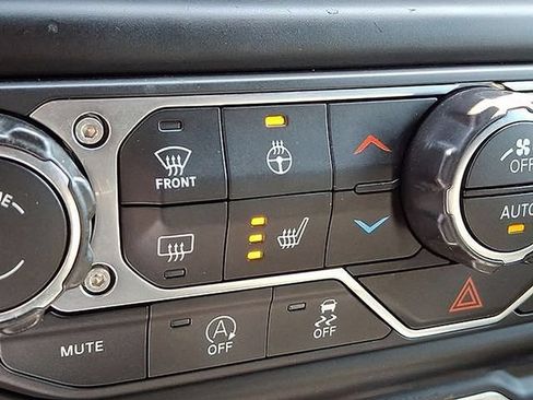 Used 2021 Jeep Wrangler Unlimited Sahara AWD/4WD image 27
