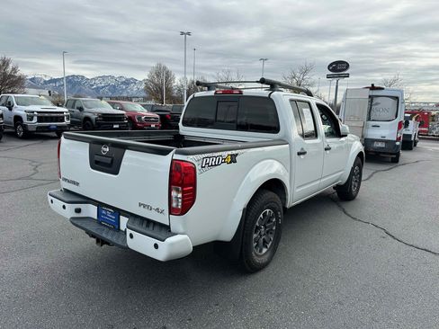 Used 2020 Nissan Frontier PRO-4X w/ Pro-4x Utility Package image 11