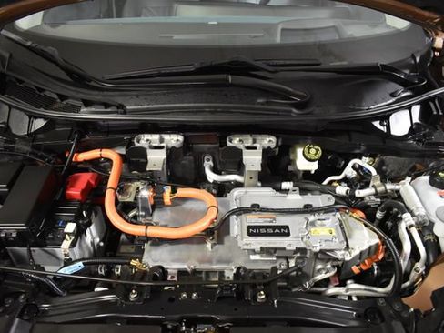 Certified 2023 Nissan Ariya AWD/4WD image 40
