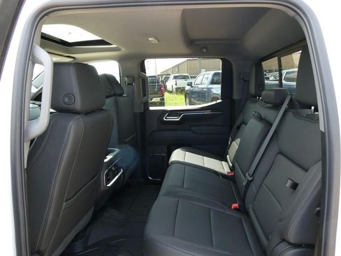 New 2026 GMC Sierra 1500 Elevation w/ Elevation Premium Package AWD/4WD image 17
