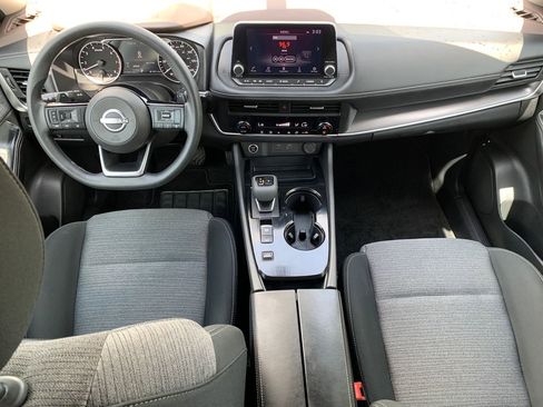 Used 2023 Nissan Rogue SV image 14