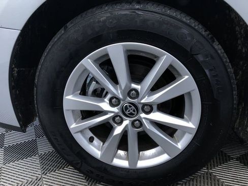 Used 2025 Toyota Camry LE image 9