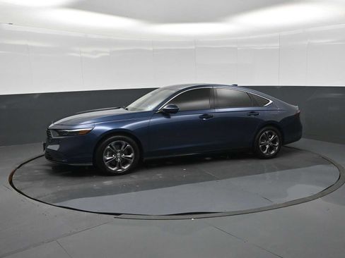 Used 2023 Honda Accord EX-L image 4