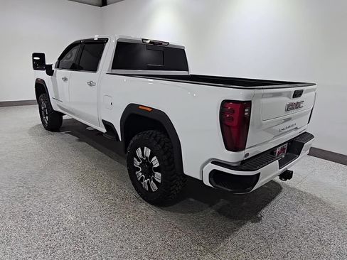 Used 2024 GMC Sierra 2500 Denali w/ Technology Package AWD/4WD image 2