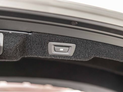 Used 2024 Lucid Air Touring image 19