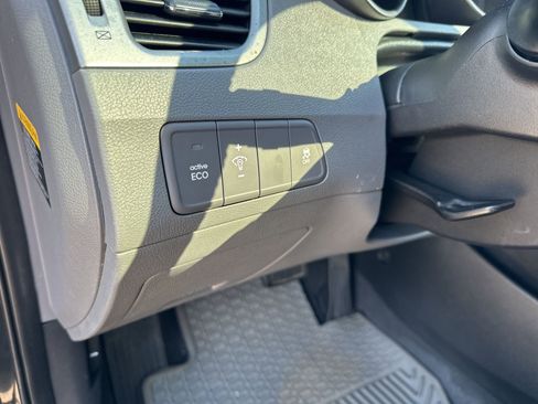 Used 2013 Hyundai Elantra Limited w/ Technology Pkg image 15