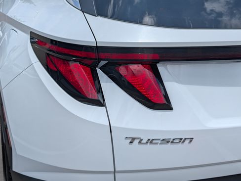 Certified 2024 Hyundai Tucson SEL AWD/4WD image 17