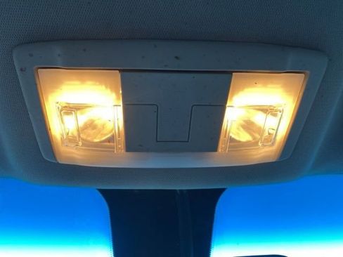 Used 2010 Ford Taurus SEL FWD image 14