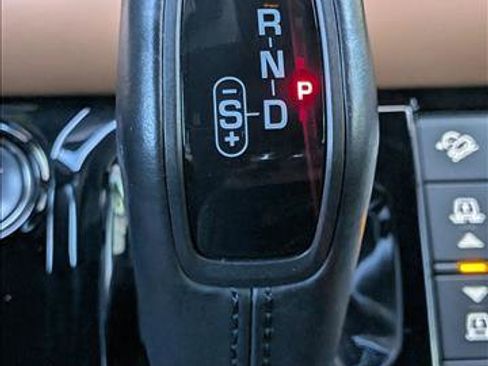 Certified 2023 Land Rover Defender 130 X-Dynamic SE AWD/4WD image 12