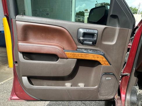 Used 2016 Chevrolet Silverado 1500 High Country w/ High Country Premium Package AWD/4WD image 7