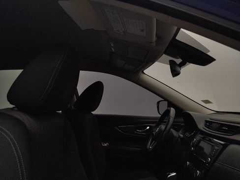 Used 2019 Nissan Rogue SV w/ Premium Package image 21