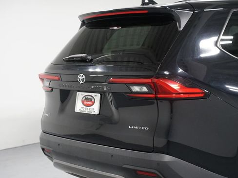 Certified 2024 Toyota Grand Highlander AWD image 9