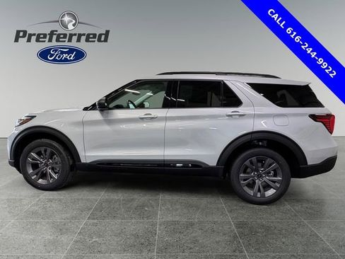 Used 2026 Ford Explorer Active w/ Active Comfort Package image 2