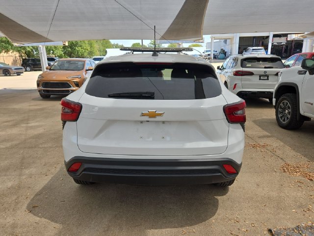 Used 2024 Chevrolet Trax LS FWD image 4