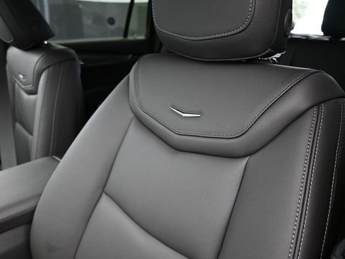 New 2025 Cadillac XT6 Luxury image 17