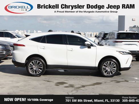 Used 2022 Toyota Venza XLE image 4