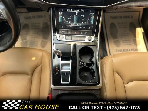 Used 2021 Audi Q8 Premium image 28