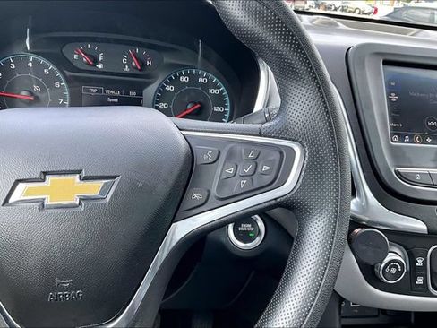 Used 2022 Chevrolet Equinox LS FWD image 12