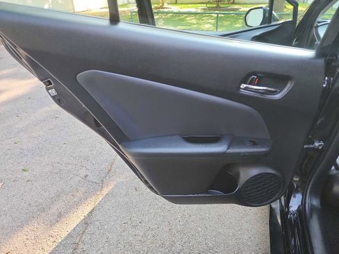 Used 2019 Toyota Prius XLE image 18