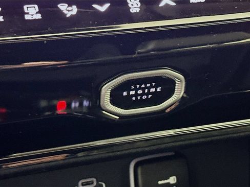 New 2026 Jeep Grand Cherokee Altitude AWD/4WD image 18