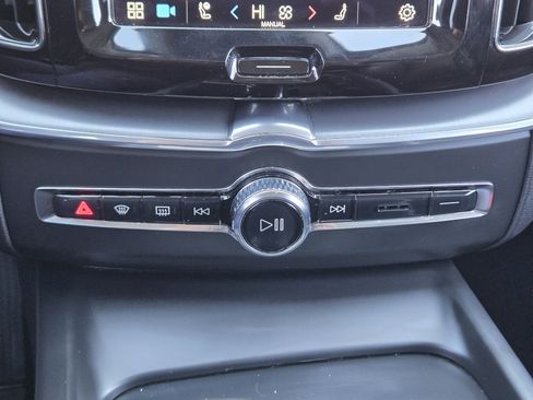 Certified 2023 Volvo XC60 B5 Core w/ Climate Package image 26