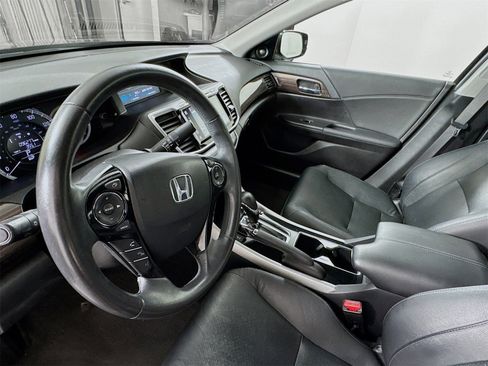 Used 2017 Honda Accord EX-L image 7