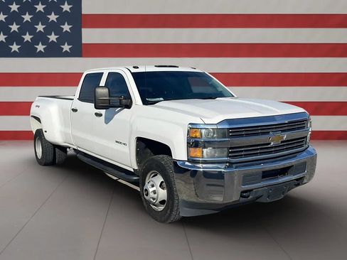 Used 2015 Chevrolet Silverado 3500 W/T AWD/4WD image 3