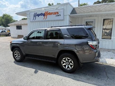 Used 2019 Toyota 4Runner TRD Off-Road AWD/4WD image 14
