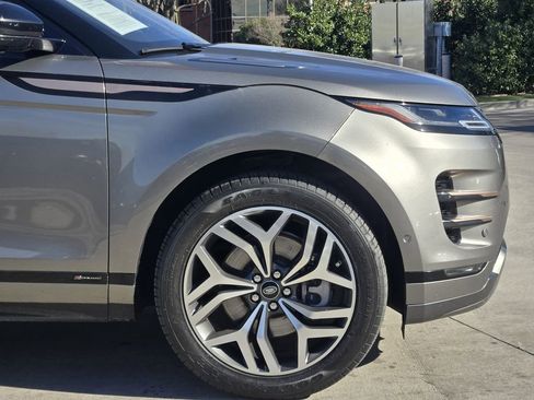 Used 2021 Land Rover Range Rover Evoque R-Dynamic SE image 11