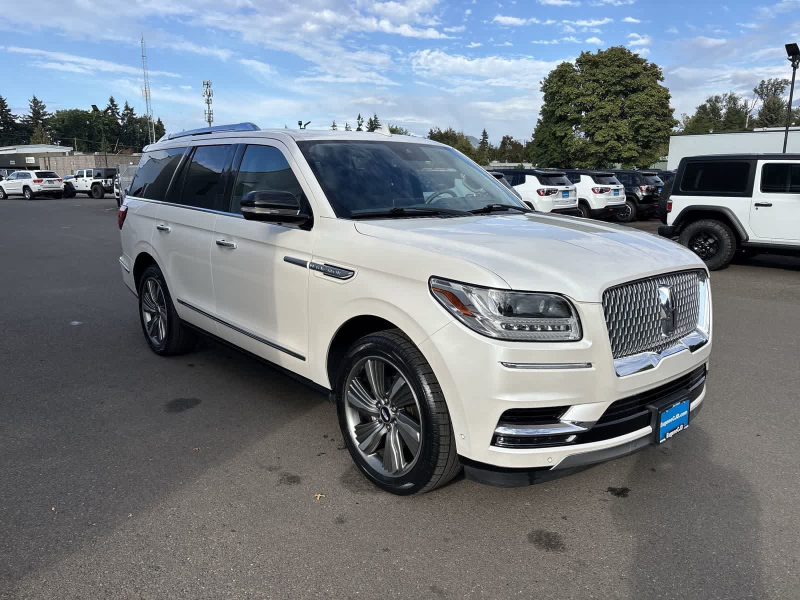 Used 2018 Lincoln Navigator Reserve w/ Technology Package AWD/4WD image 5