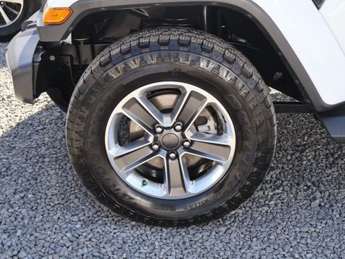 Used 2020 Jeep Wrangler Unlimited Sahara AWD/4WD image 29